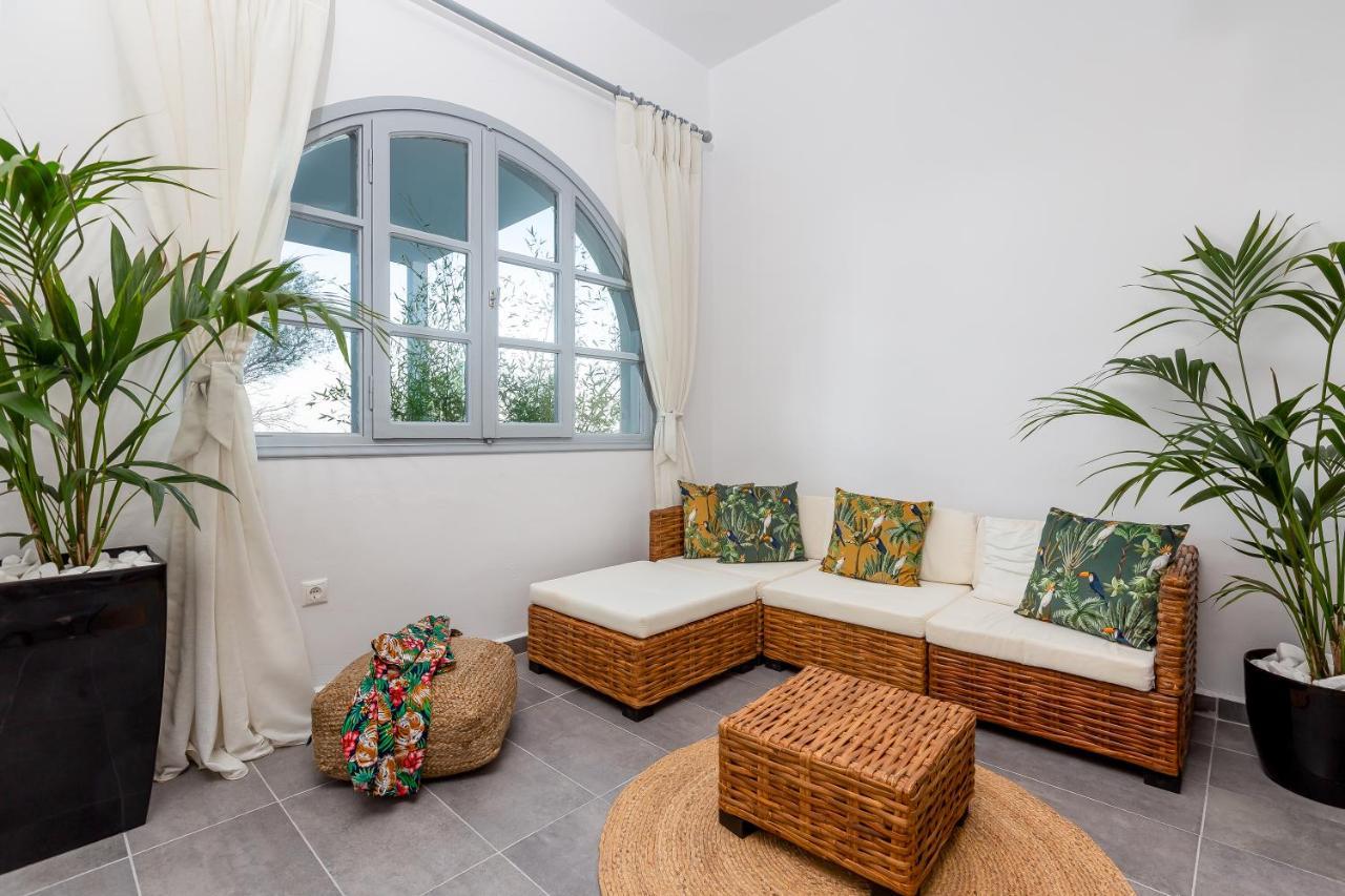 Divino Suites (Adults Only) Fira  Exteriör bild