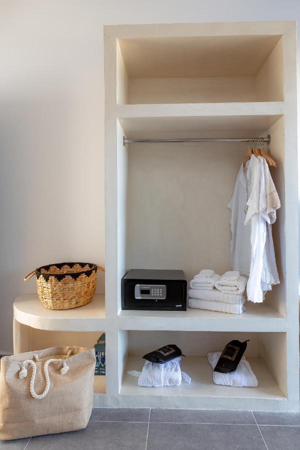 Divino Suites (Adults Only) Fira  Exteriör bild